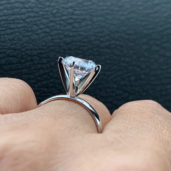 14k Solid Real white gold Engagement ring - Picture 8 of 8